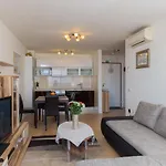 Apartment Blue Eye