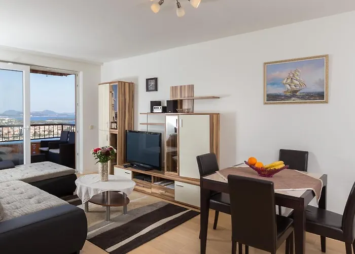 Apartment Blue Eye